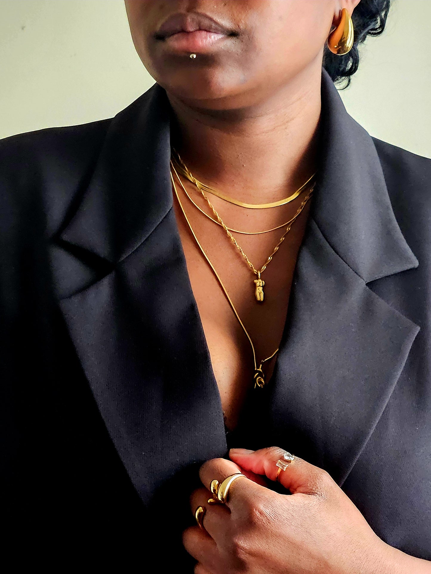 LORETTA KNOTS NECKLACE