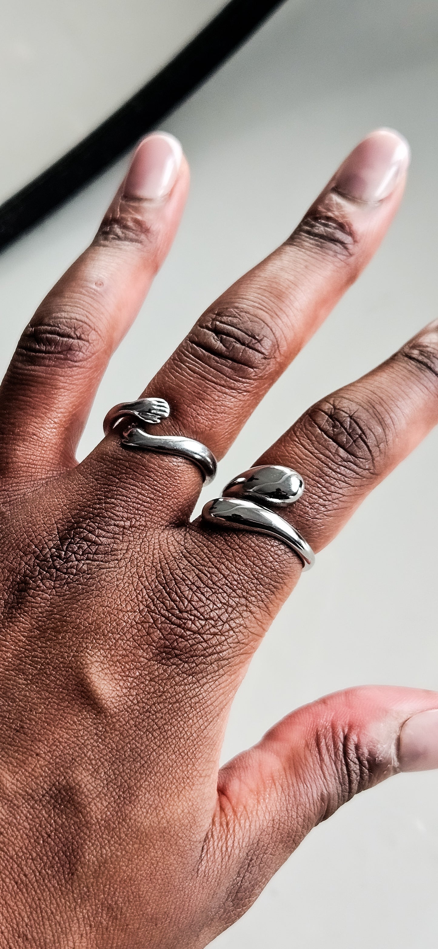 NOEMIA ADJUSTABLE SNAKE RING