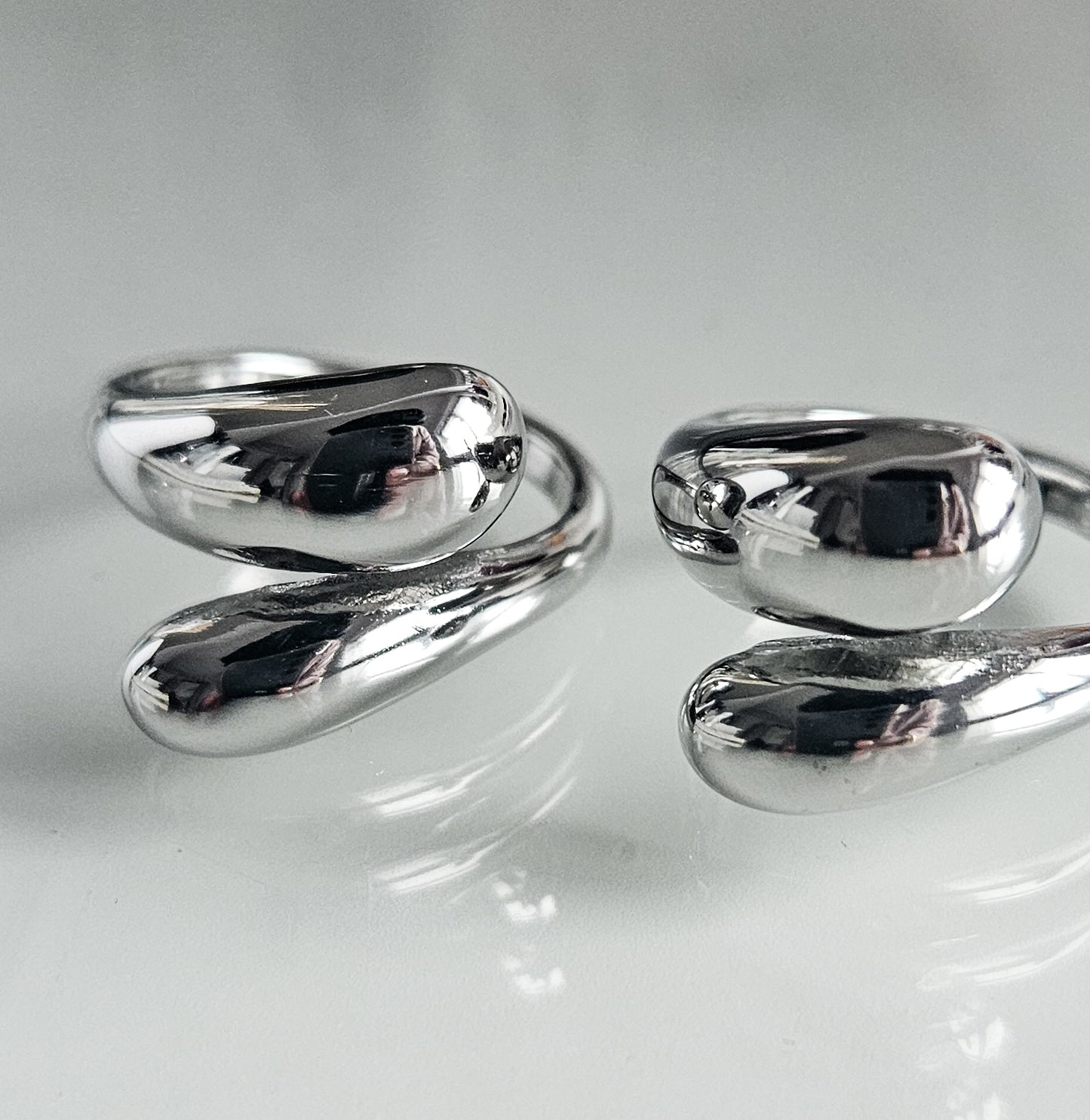 NOEMIA ADJUSTABLE SNAKE RING