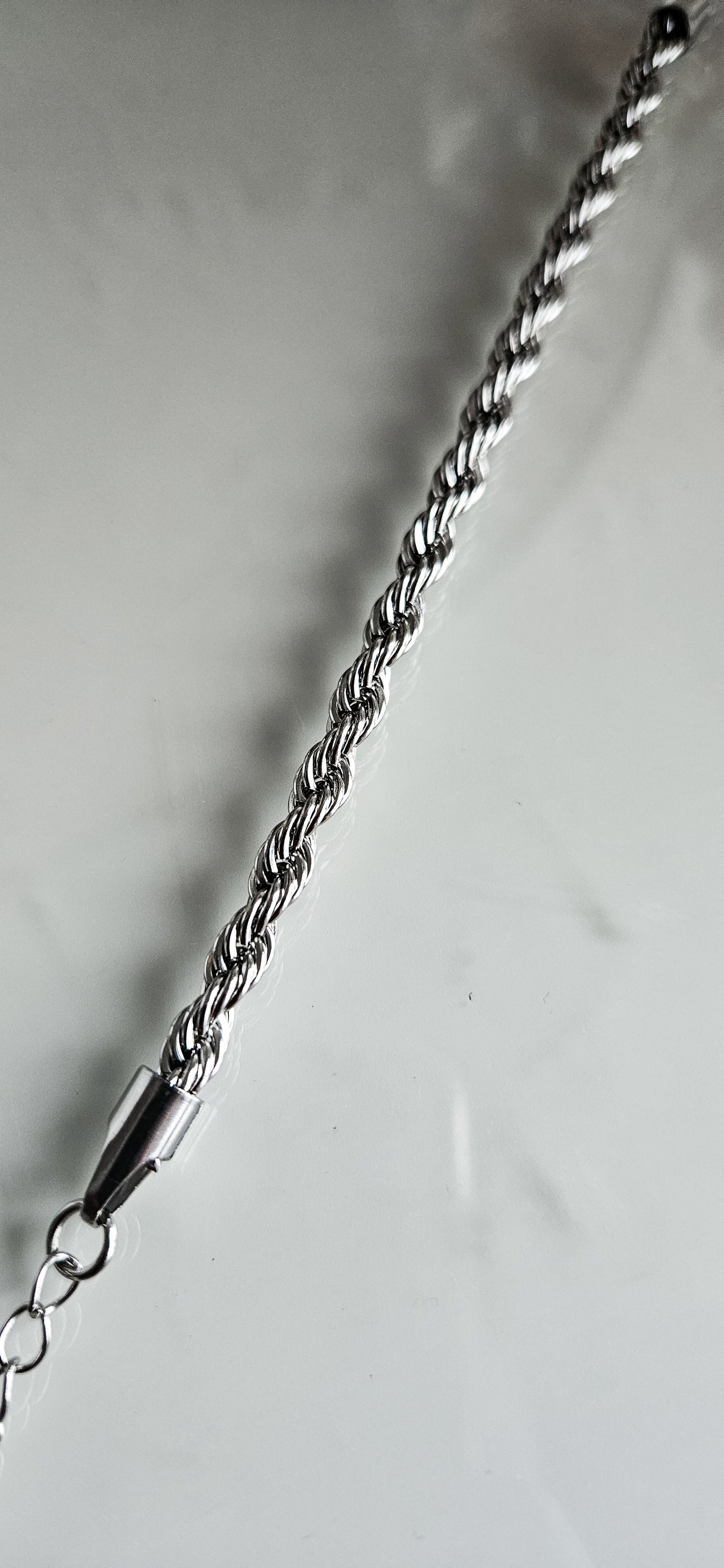 MYRA TWIST BRACELET