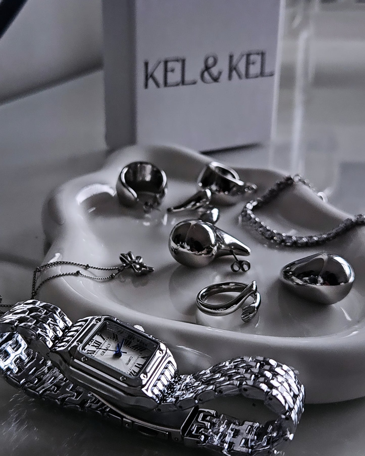 NOEMIA ADJUSTABLE SNAKE RING