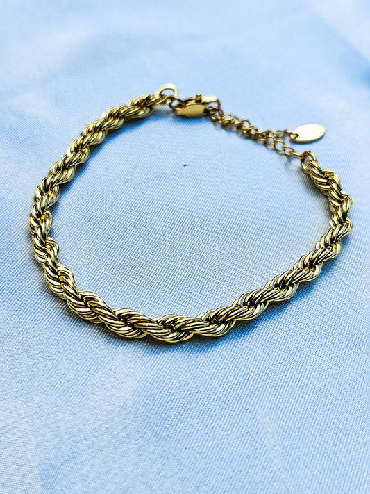 MYRA TWIST BRACELET