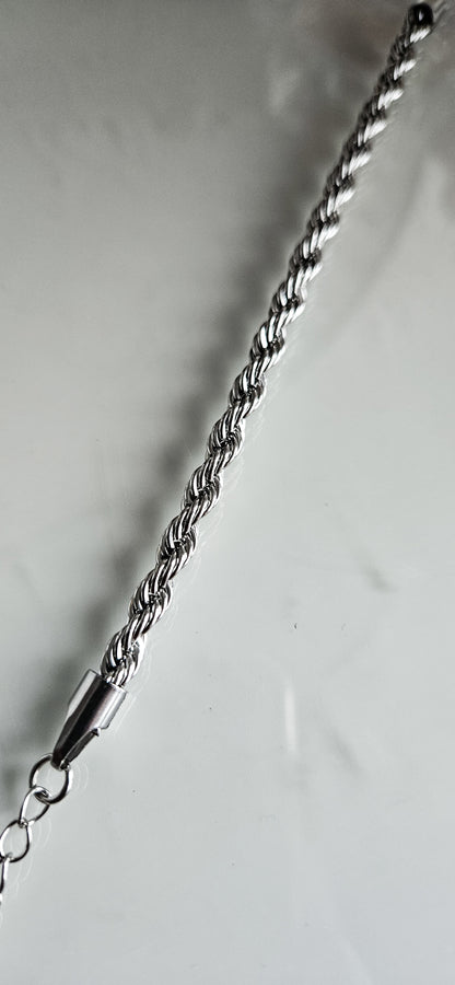 MYRA TWIST BRACELET